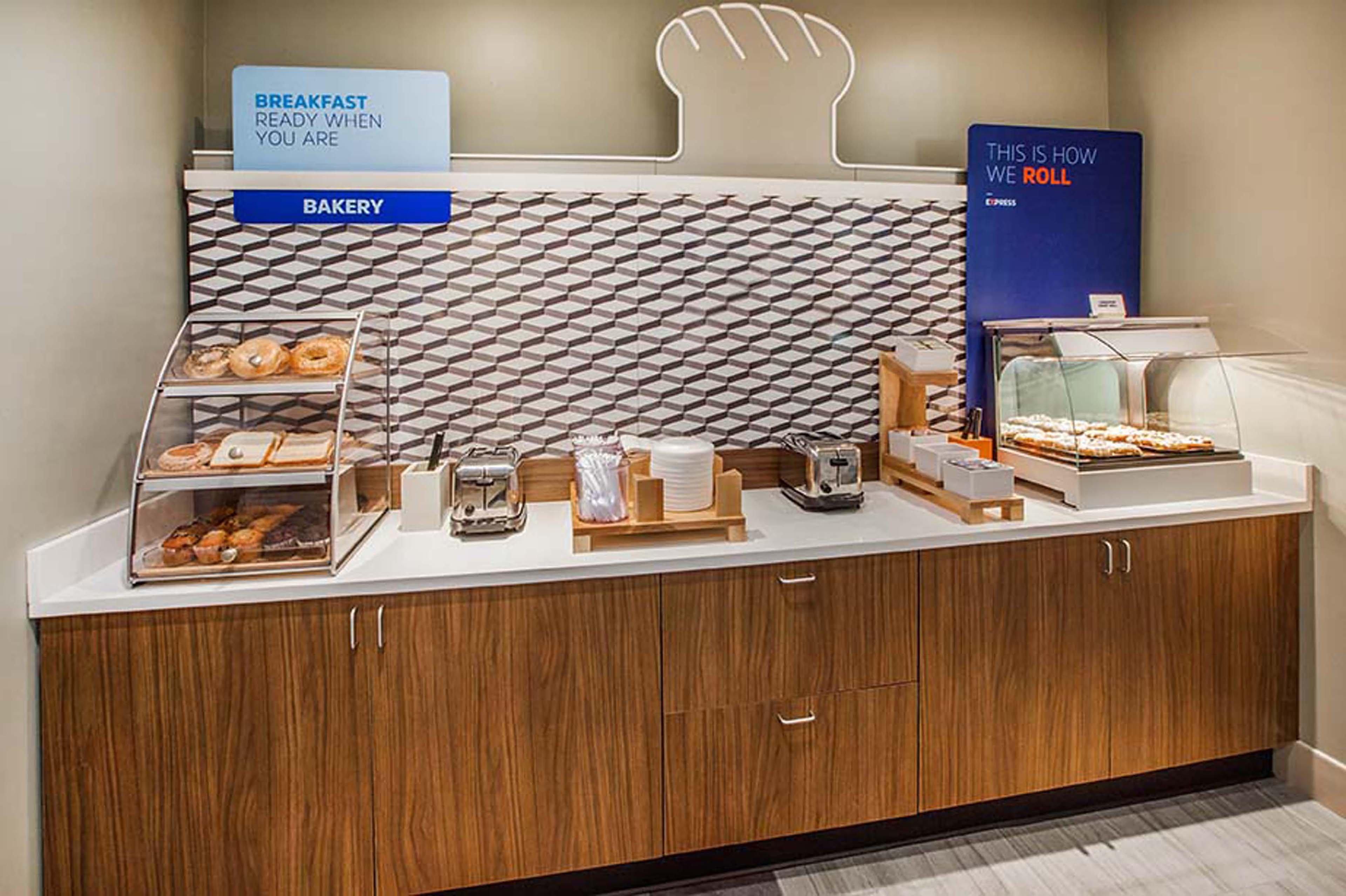 Holiday Inn Express & Suites Morristown By Ihg Екстериор снимка